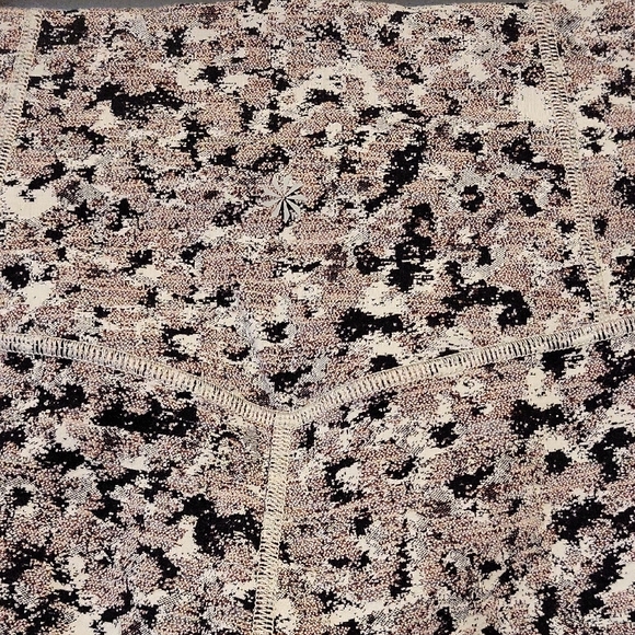 Athleta: Women's Printed Leggings - Picture 3 of 4